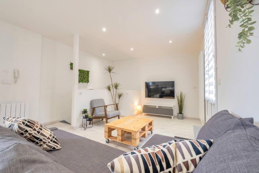 Silver Forest - Parking Prive Apartment Reims Bagian luar foto